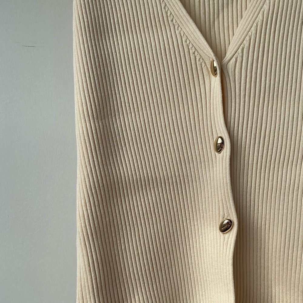 H&M Beige Ribbed Knit Top - Picture 3 of 7